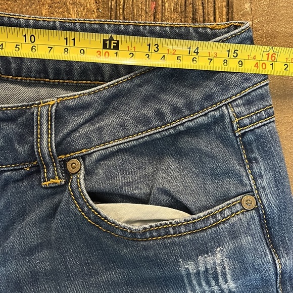 Cabi Slim Boyfriend‎ Jeans - Picture 9 of 9